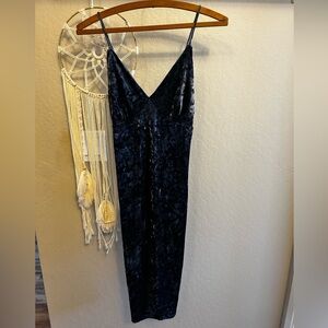 💙 Velvet Spaghetti Strap Dress